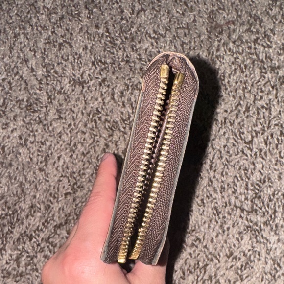 Authentic Louis Vuitton Damier Ebene Zippy Wallet - Picture 11 of 12
